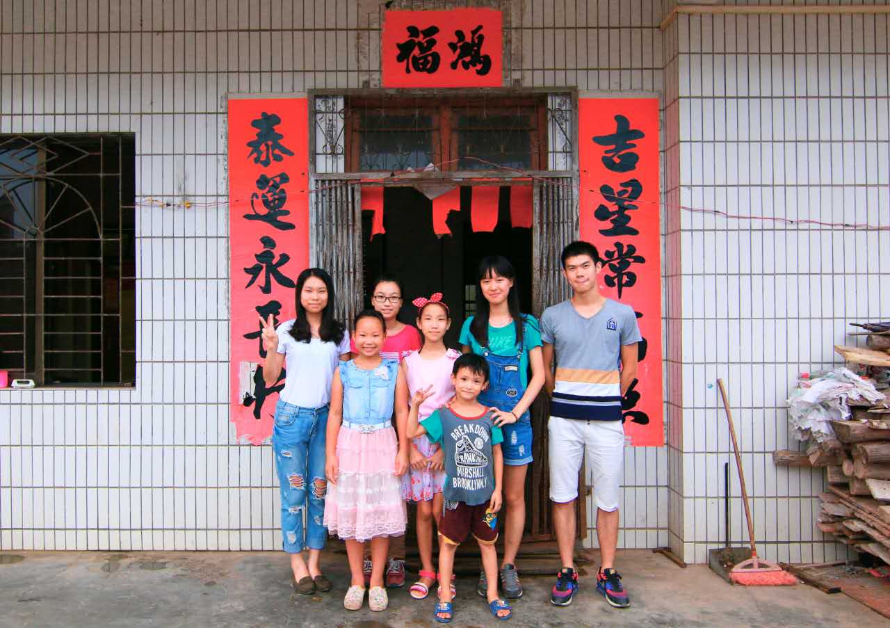 家访时 你们的乖巧与热情 亦叫我心生怜惜